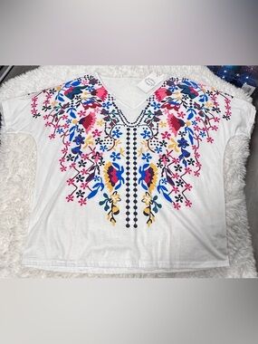 White V-Neck Short Sleeve Tee with Multicolor Floral Embroidery Print
